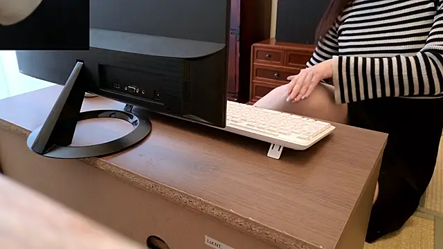 Snapshot of Kakushi_dori chatting on 12/17/25, 04:51 Kakushi dori online show from 12/17/25, 04:51