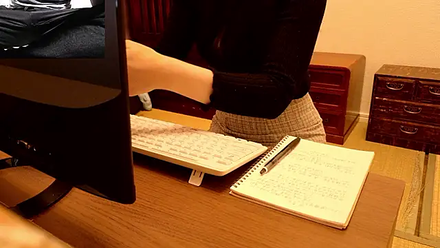 Snapshot of Kakushi_dori chatting on 12/22/25, 08:22 Kakushi dori online show from 12/22/25, 08:22