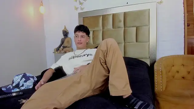 Levy Steve online show from 03/11/25, 02:54