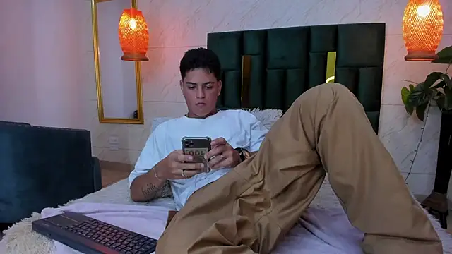 Levy Steve online show from 09/10/25, 04:12