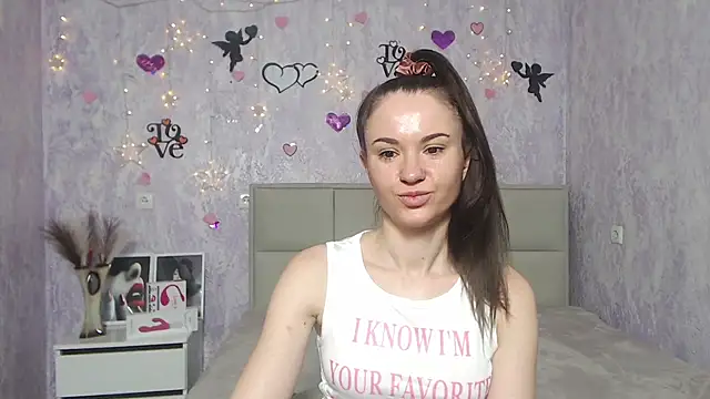 Snapshot of KaraCriegs chatting on 02/05/25, 09:40 KaraCriegs online show from 02/05/25, 09:40