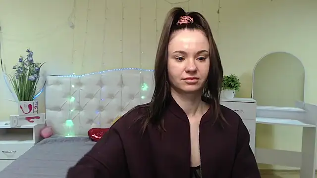 Snapshot of KaraCriegs chatting on 02/07/25, 01:36 KaraCriegs online show from 02/07/25, 01:36