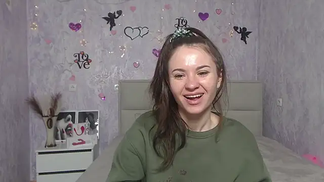 Snapshot of KaraCriegs chatting on 02/10/25, 10:30 KaraCriegs online show from 02/10/25, 10:30