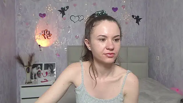 Snapshot of KaraCriegs chatting on 02/11/25, 04:33 KaraCriegs online show from 02/11/25, 04:33