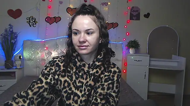 Snapshot of KaraCriegs chatting on 02/13/25, 06:48 KaraCriegs online show from 02/13/25, 06:48