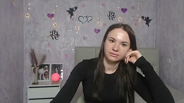 Snapshot of KaraCriegs chatting on 03/09/25, 12:10 KaraCriegs online show from 03/09/25, 12:10