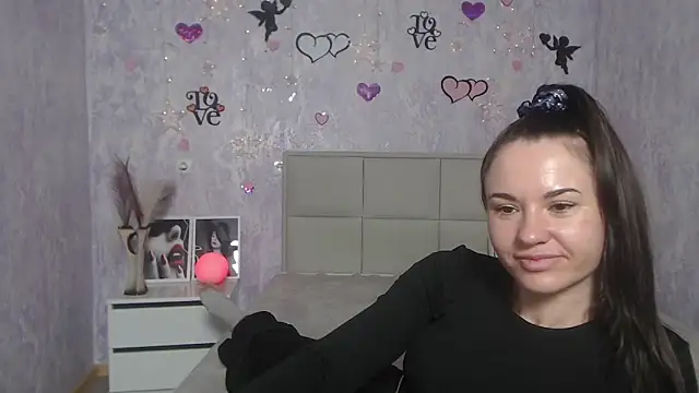 Snapshot of KaraCriegs chatting on 03/09/25, 03:22 KaraCriegs online show from 03/09/25, 03:22