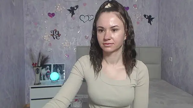 Snapshot of KaraCriegs chatting on 03/13/25, 07:06 KaraCriegs online show from 03/13/25, 07:06