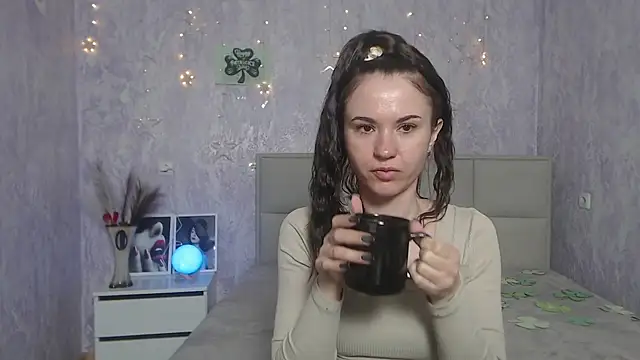 Snapshot of KaraCriegs chatting on 03/14/25, 01:16 KaraCriegs online show from 03/14/25, 01:16