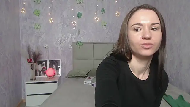Snapshot of KaraCriegs chatting on 03/14/25, 06:18 KaraCriegs online show from 03/14/25, 06:18