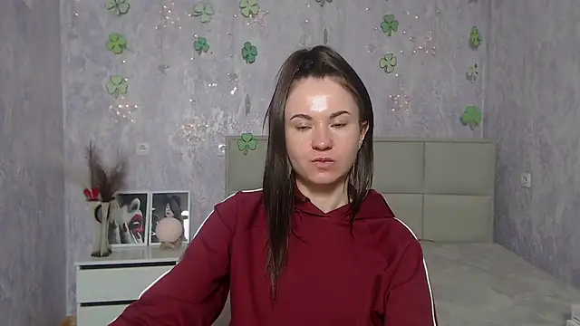 Snapshot of KaraCriegs chatting on 03/16/25, 01:49 KaraCriegs online show from 03/16/25, 01:49