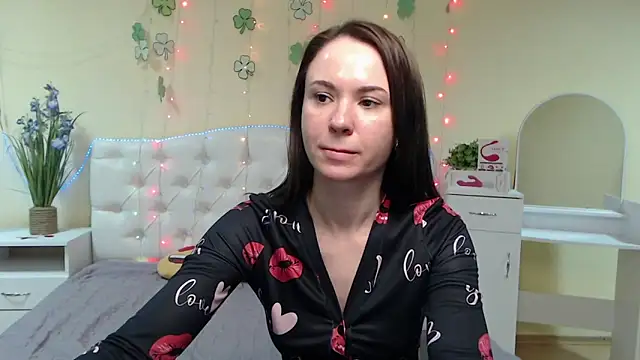Snapshot of KaraCriegs chatting on 03/16/25, 09:47 KaraCriegs online show from 03/16/25, 09:47