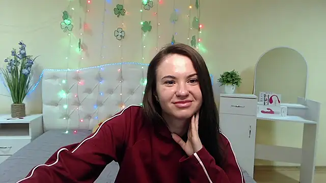 Snapshot of KaraCriegs chatting on 03/20/25, 09:46 KaraCriegs online show from 03/20/25, 09:46