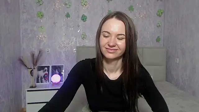 Snapshot of KaraCriegs chatting on 03/22/25, 09:21 KaraCriegs online show from 03/22/25, 09:21