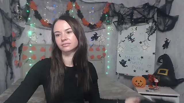 KaraCriegs online show from 10/31/25, 06:31