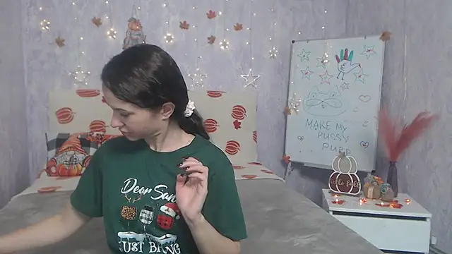 KaraCriegs online show from 11/25/25, 06:52