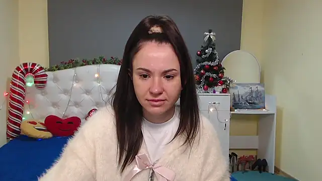 KaraCriegs online show from 12/19/25, 06:59