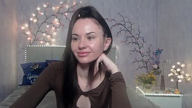 Snapshot of KaraCriegs chatting on 04/21/26, 03:02 KaraCriegs online show from 04/21/26, 03:02