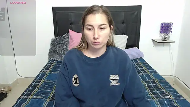 Snapshot of Iris_love18 chatting on 02/13/25, 11:50 Iris love18 online show from 02/13/25, 11:50