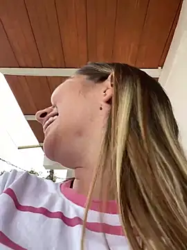 Snapshot of Iris_love18 chatting on 02/15/25, 08:22 Iris love18 online show from 02/15/25, 08:22