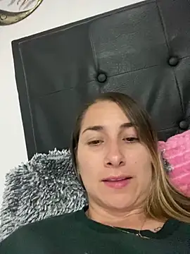 Snapshot of Iris_love18 chatting on 02/23/25, 03:13 Iris love18 online show from 02/23/25, 03:13