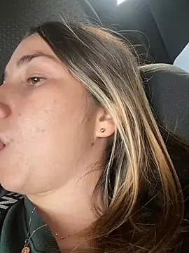 Snapshot of Iris_love18 chatting on 02/25/25, 10:18 Iris love18 online show from 02/25/25, 10:18