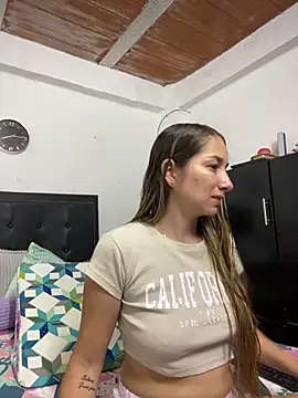 Snapshot of Iris_love18 chatting on 02/28/25, 01:15 Iris love18 online show from 02/28/25, 01:15