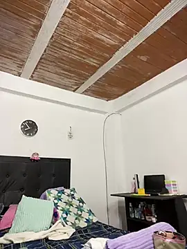 Snapshot of Iris_love18 chatting on 03/09/25, 12:53 Iris love18 online show from 03/09/25, 12:53