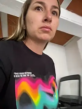 Snapshot of Iris_love18 chatting on 09/26/25, 03:05 Iris love18 online show from 09/26/25, 03:05