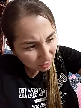 Snapshot of Iris_love18 chatting on 10/23/25, 01:16 Iris love18 online show from 10/23/25, 01:16