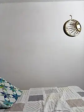 Snapshot of Iris_love18 chatting on 11/09/25, 12:25 Iris love18 online show from 11/09/25, 12:25