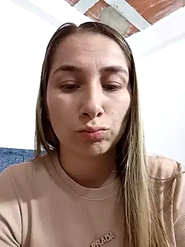 Snapshot of Iris_love18 chatting on 11/16/25, 05:29 Iris love18 online show from 11/16/25, 05:29