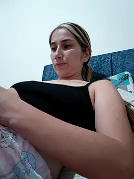 Snapshot of Iris_love18 chatting on 02/11/26, 03:11 Iris love18 online show from 02/11/26, 03:11