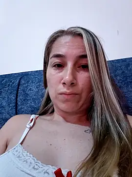 Snapshot of Iris_love18 chatting on 02/18/26, 12:45 Iris love18 online show from 02/18/26, 12:45