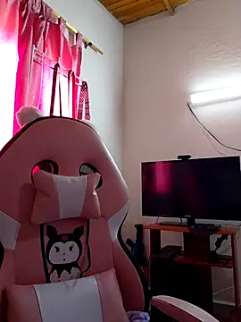 Snapshot of Iris_love18 chatting on 04/28/26, 03:50 Iris love18 online show from 04/28/26, 03:50
