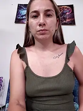 Snapshot of Iris_love18 chatting on 05/18/26, 10:37 Iris love18 online show from 05/18/26, 10:37