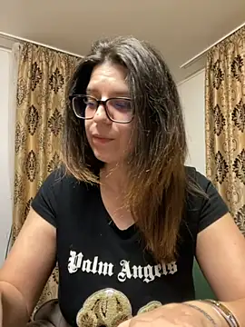 NadiraNoor online show from 04/03/26, 11:14