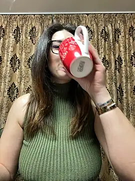 NadiraNoor online show from 04/05/26, 07:11