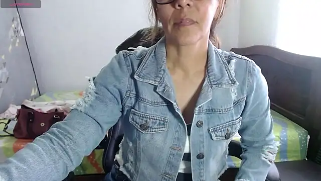 Snapshot of horny_paty chatting on 05/25/26, 12:33 horny paty online show from 05/25/26, 12:33