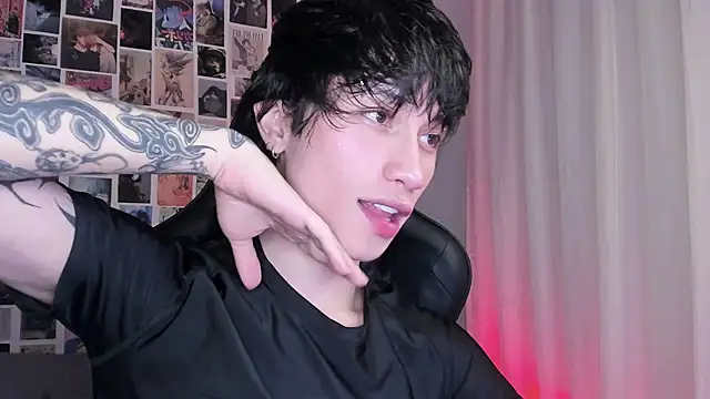 Snapshot of liamelf chatting on 03/19/25, 05:52 liamelf online show from 03/19/25, 05:52