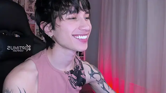 Snapshot of liamelf chatting on 03/22/25, 05:49 liamelf online show from 03/22/25, 05:49