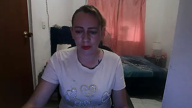 Snapshot of Chanel_87xxx chatting on 04/06/26, 10:00 Chanel 87xxx online show from 04/06/26, 10:00