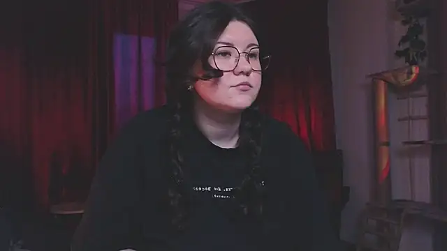 Laura Karamazov online show from 03/08/25, 03:35