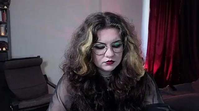 Laura Karamazov online show from 09/27/25, 09:47