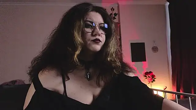 Laura Karamazov online show from 02/10/26, 11:03