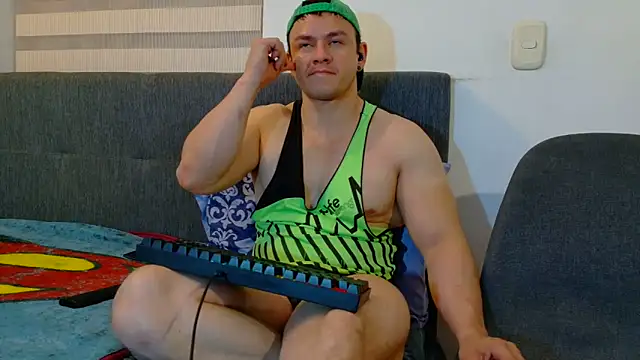 Snapshot of MarksMuscle chatting on 05/12/26, 04:31 MarksMuscle online show from 05/12/26, 04:31
