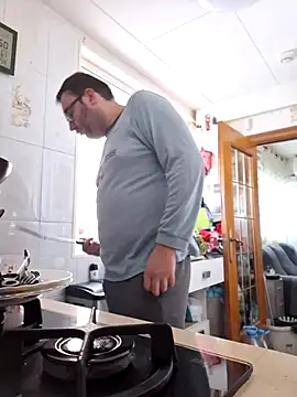 Javier bear online show from 02/06/26, 09:56