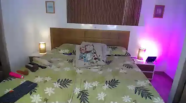 ShanonLe online show from 02/12/25, 08:07