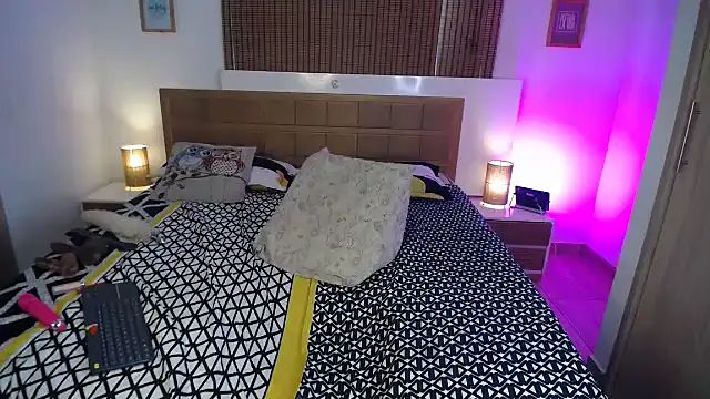 ShanonLe online show from 02/20/25, 06:46