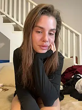 EmiliaCatalina online show from 01/03/25, 08:01